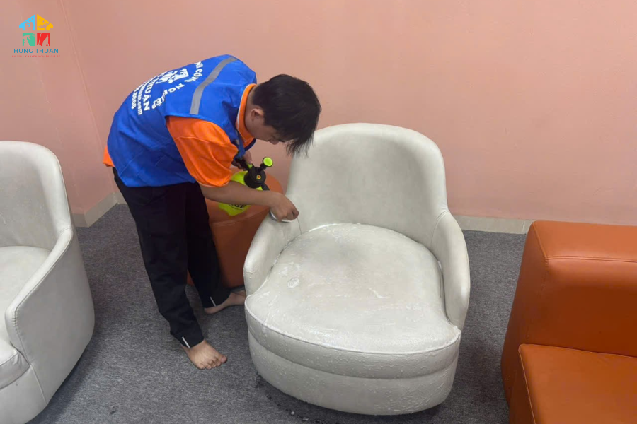 Giặt ghế sofa phường Phúc Lợi (3)