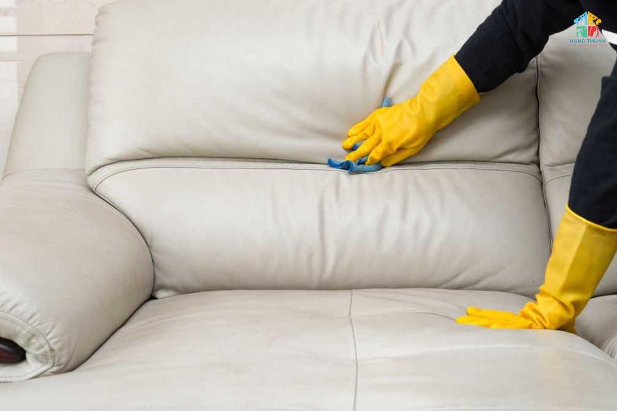 lam sach ghe sofa bi moc (8)