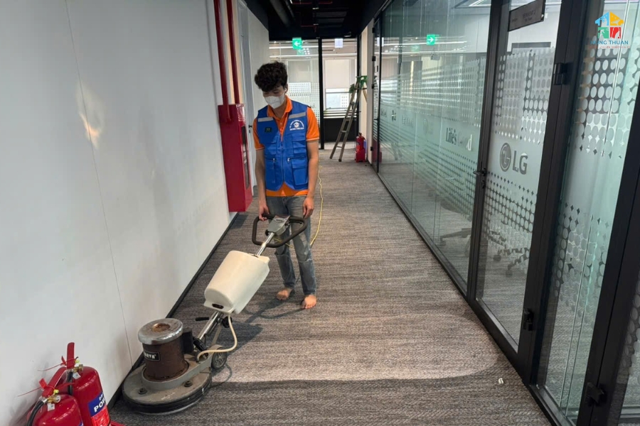 Các bước trong quy trình giặt thảm công nghiệp