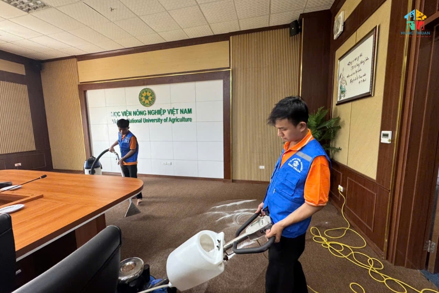 cach ve sinh tham van phong hieu qua (3)
