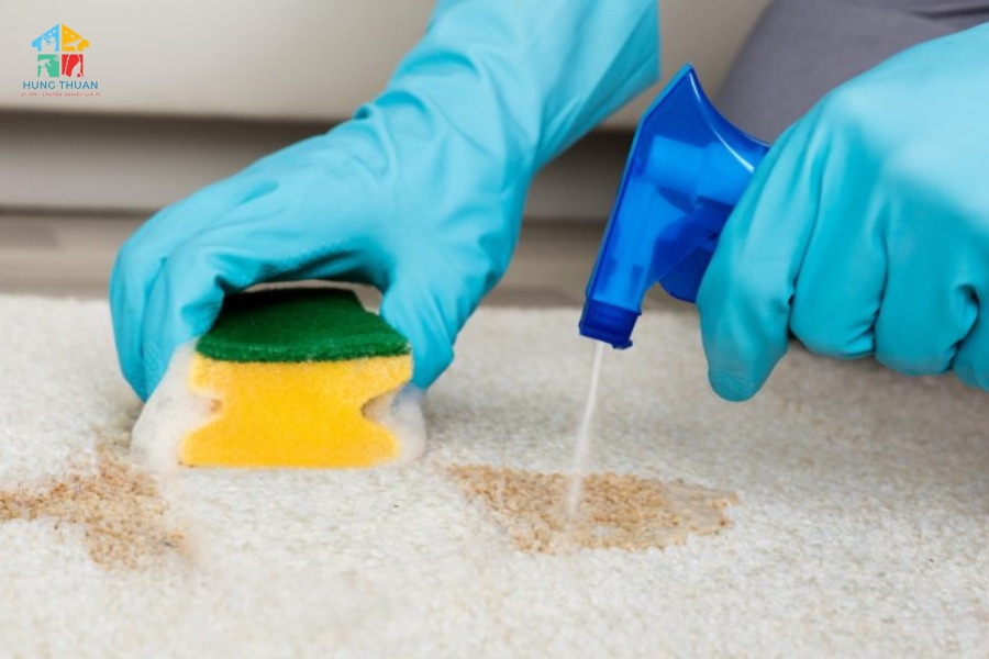 Nên tự giặt hay thuê dịch vụ vệ sinh thảm
