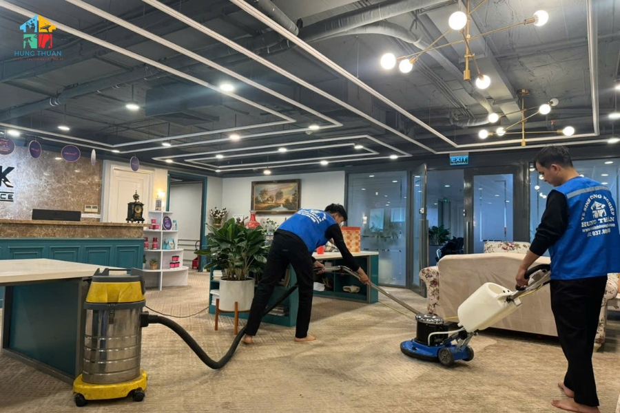 Nên tự giặt hay thuê dịch vụ vệ sinh thảm