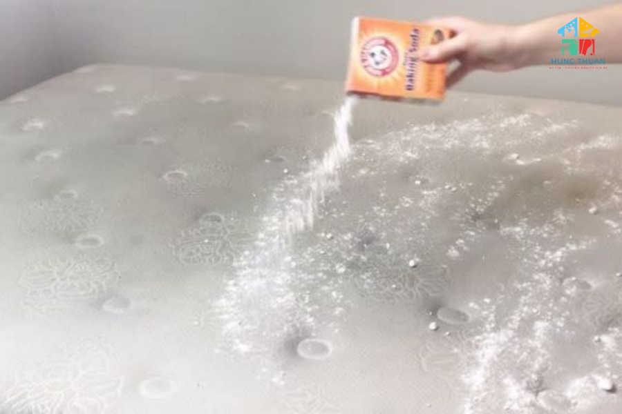 Giặt nệm bị dính thức ăn (6)