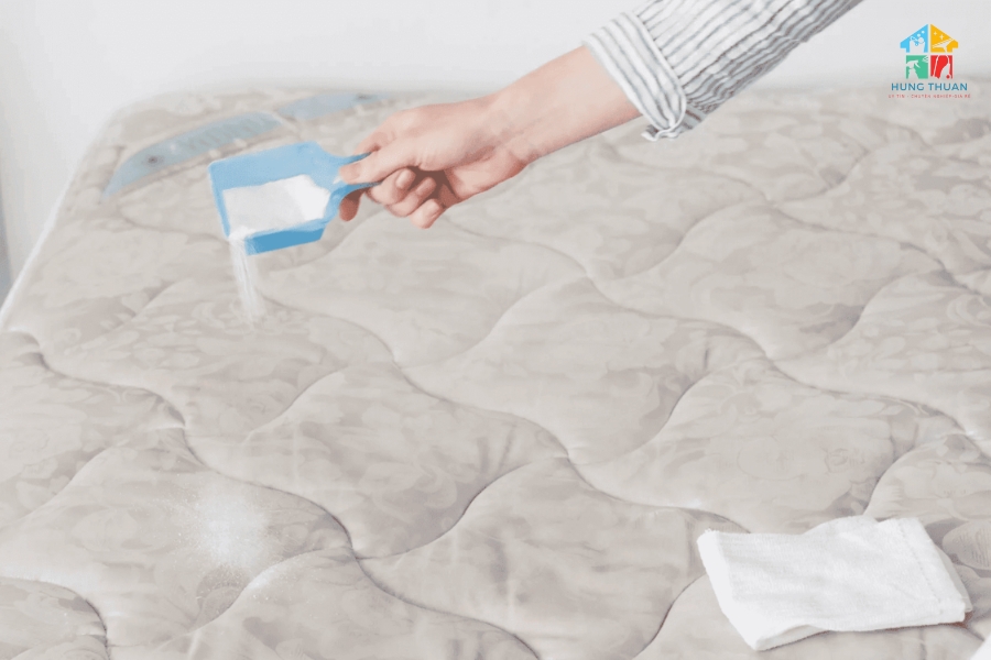 Giặt nệm dính mùi ẩm (2)