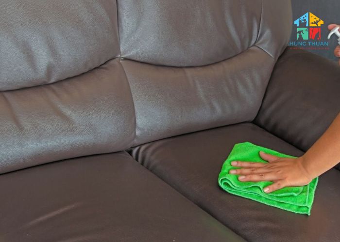 Cách làm sạch sofa bị nôn trớ (9)