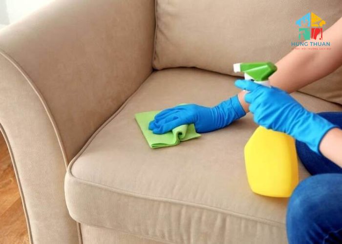 Cách tự chế nước lau ghế sofa tại nhà (7) Cách tự chế nước lau ghế sofa tại nhà (7)