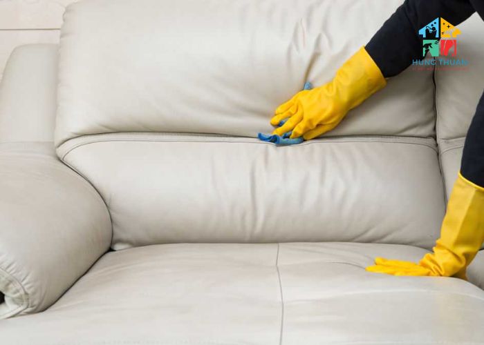 Cách xử lý sofa bị ẩm mốc mùa nồm (4)