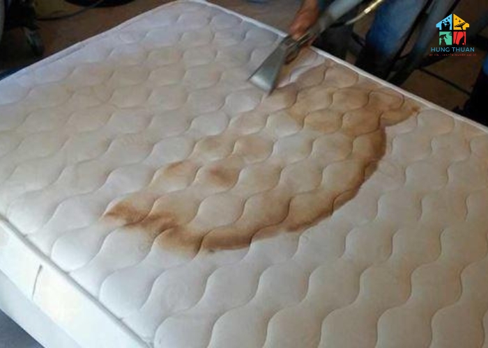 Tại sao nệm bị ố vàng Tại sao nệm bị ố vàng