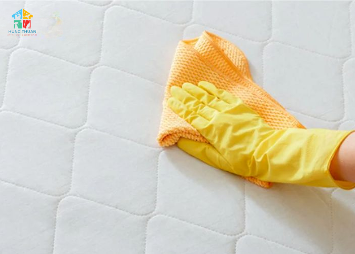 Cách dùng oxy già tẩy nệm (5) Cách dùng oxy già tẩy nệm (5)