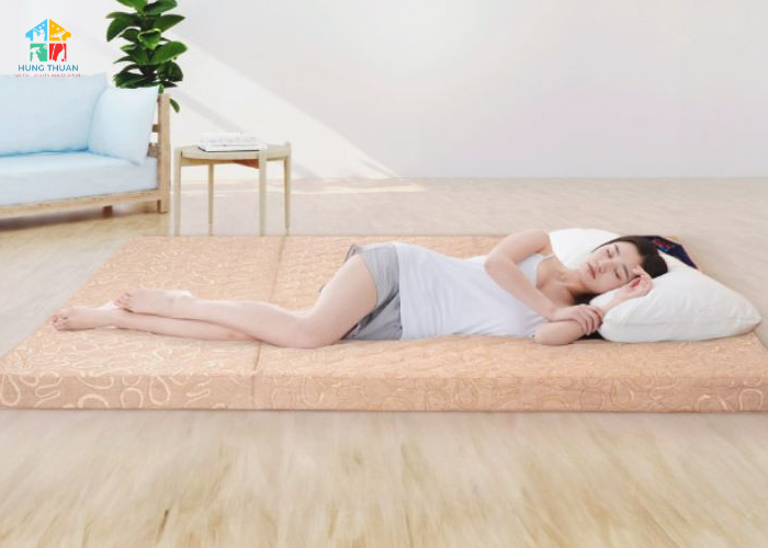 Cách làm sạch nệm bông ép (1) Cách làm sạch nệm bông ép (1)