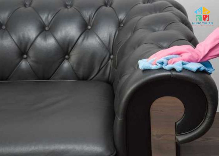 Cách giặt sofa da lộn