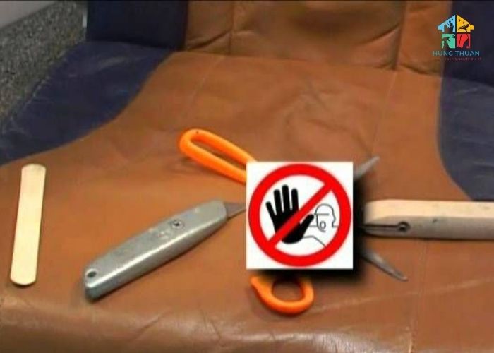 Cách làm sạch kẹo cao su dính vào sofa (5)