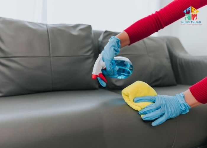 Cách làm sạch sofa bị mốc (2)
