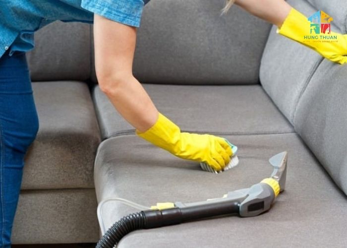 Cách làm sạch sofa bị mốc (4)