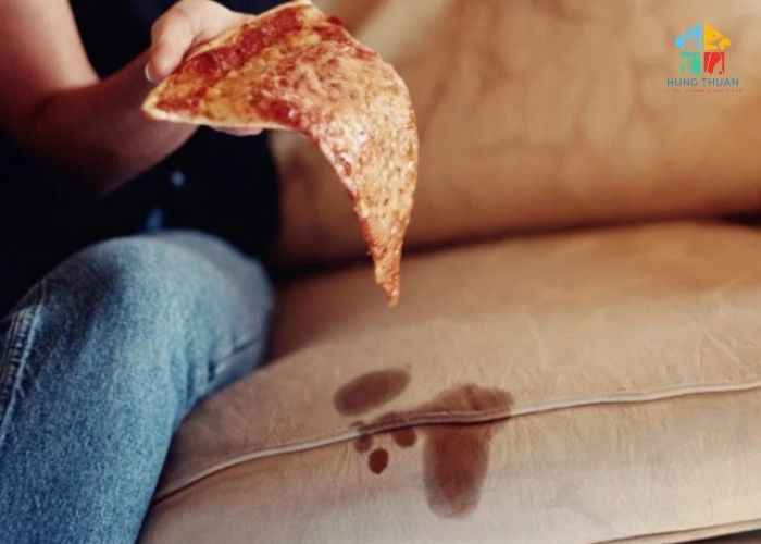 Cách làm sạch vết dầu mỡ trên sofa