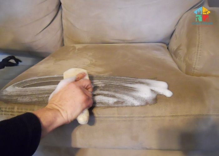 Cách tẩy vết cà phê trên sofa vải (6)