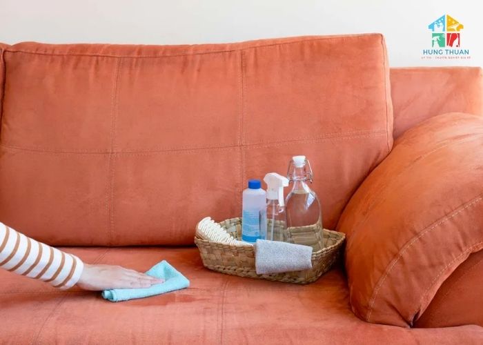 Cách tẩy vết cà phê trên sofa vải (7)